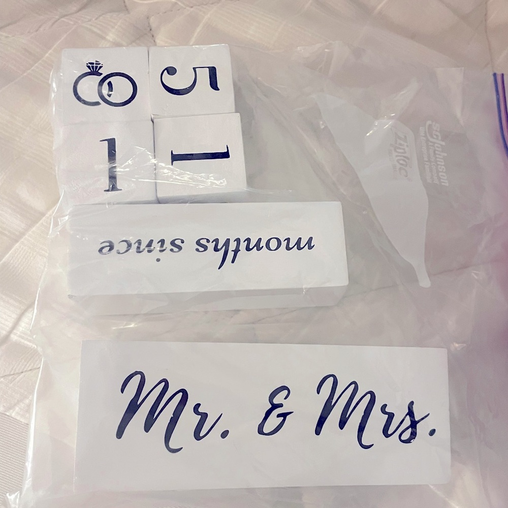 MR & MRS countdown blocks